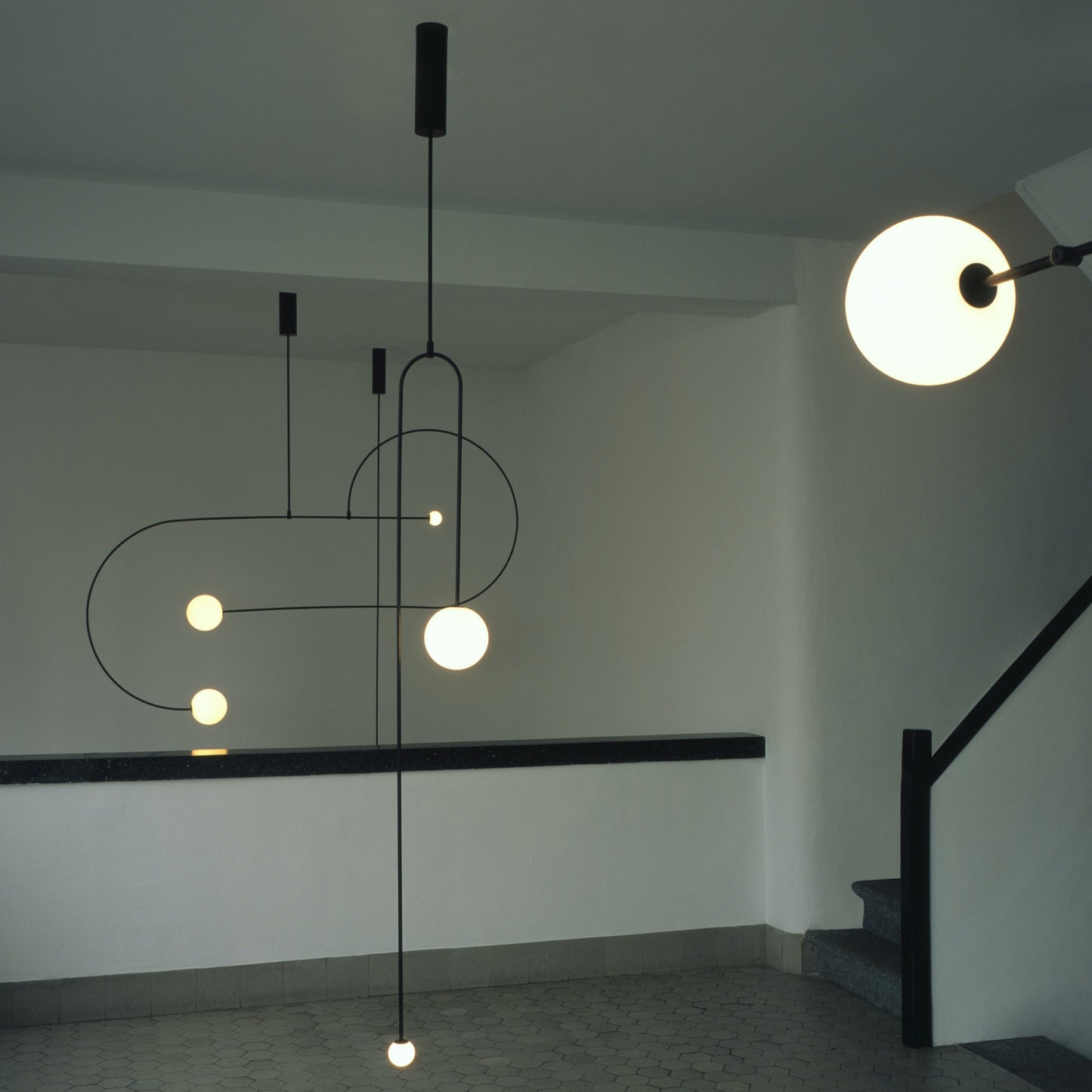 Mobile Chandelier with Adjustable Height and LED Lighting Features