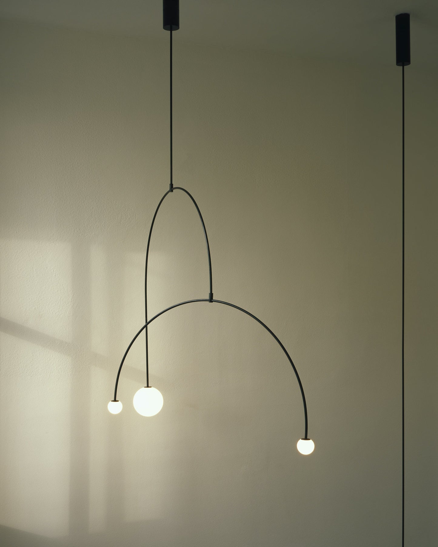 Mobile Chandelier with Adjustable Height and LED Lighting Features