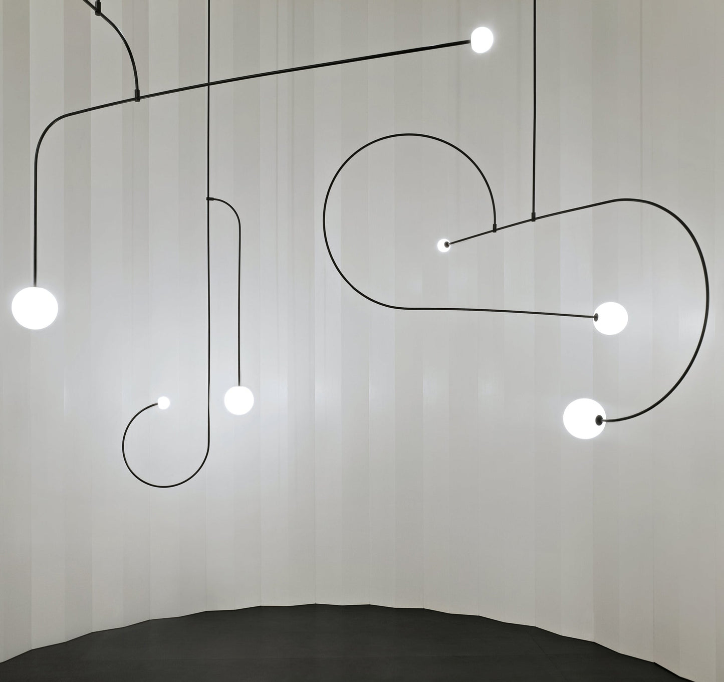 Mobile Chandelier with Adjustable Height and LED Lighting Features