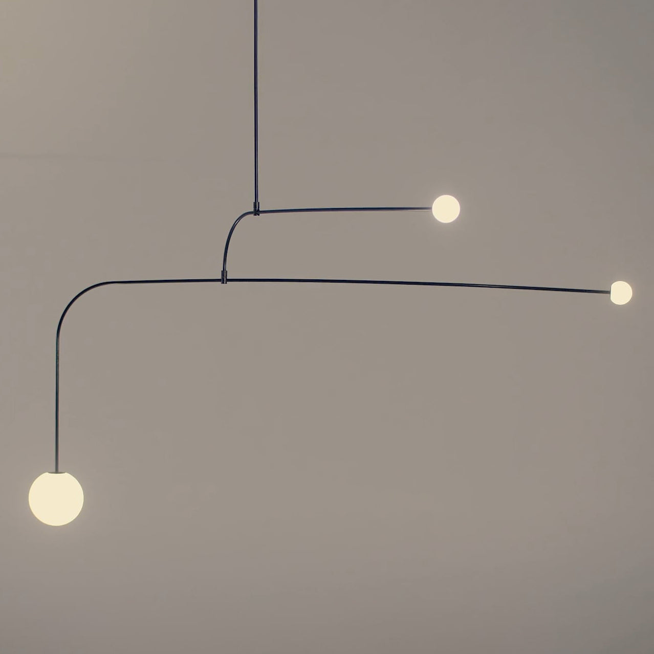Mobile Chandelier with Adjustable Height and LED Lighting Features