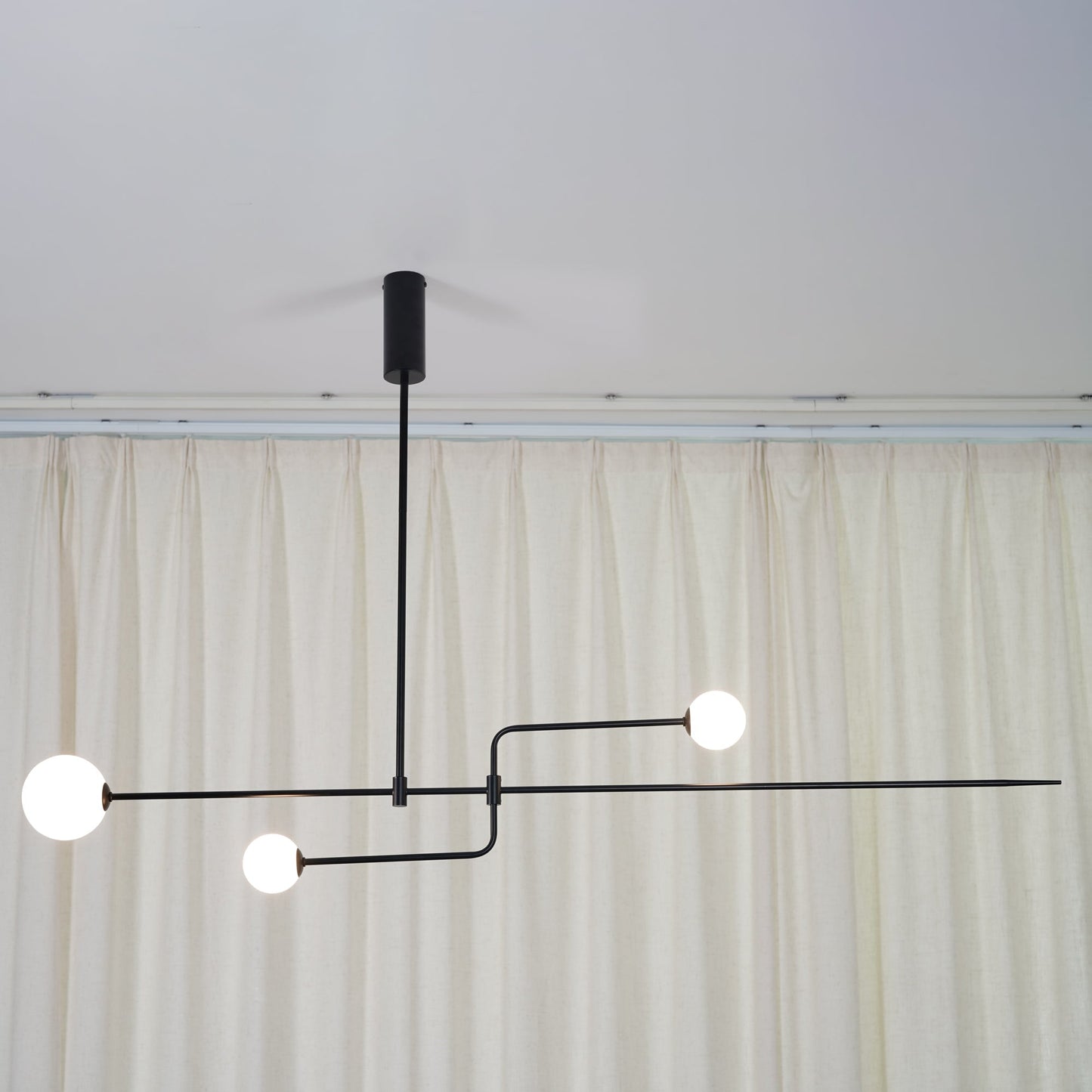 Mobile Chandelier with Adjustable Height and LED Lighting Features
