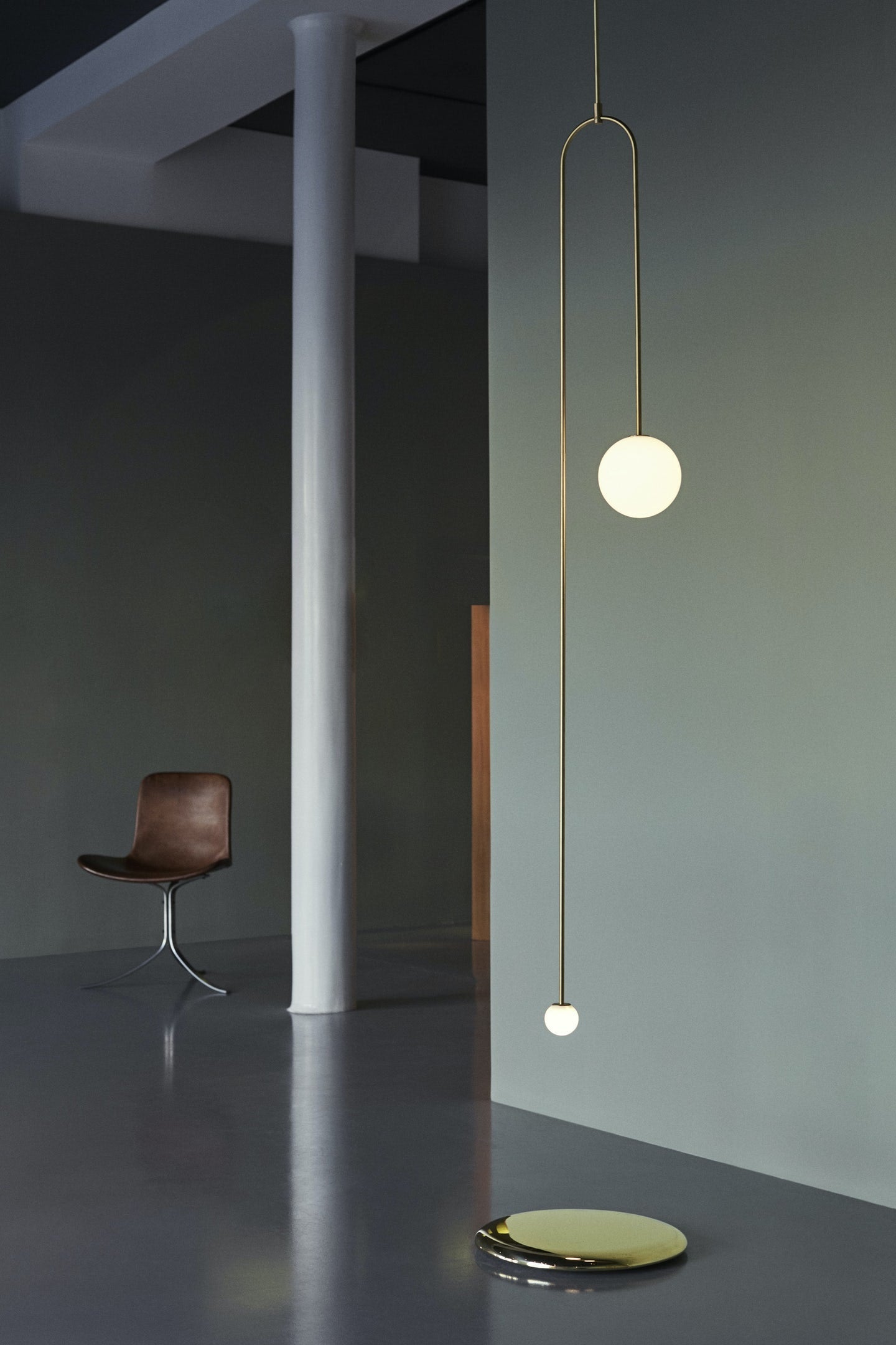 Mobile Chandelier with Adjustable Height and LED Lighting Features
