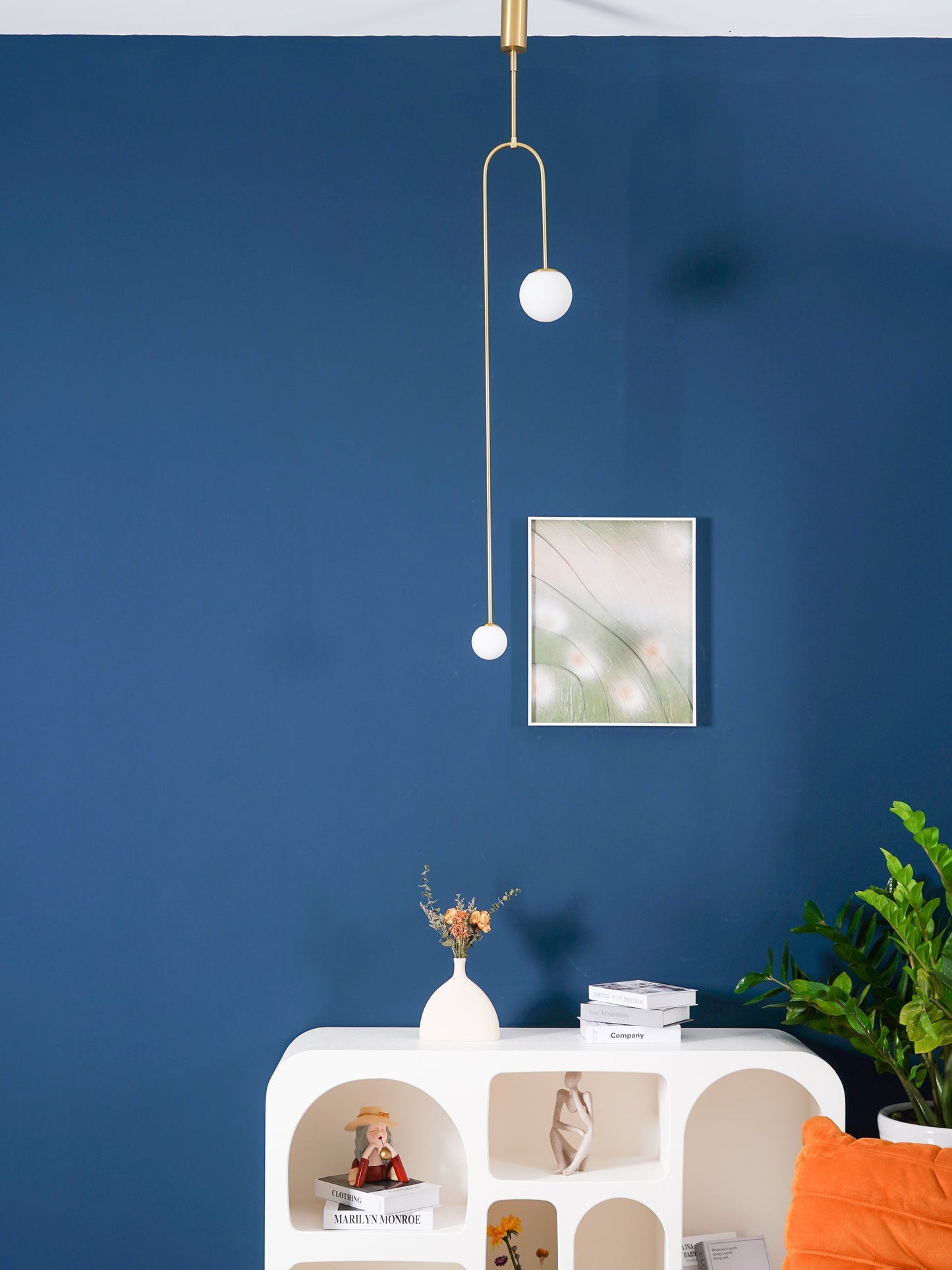 Mobile Chandelier with Adjustable Height and LED Lighting Features