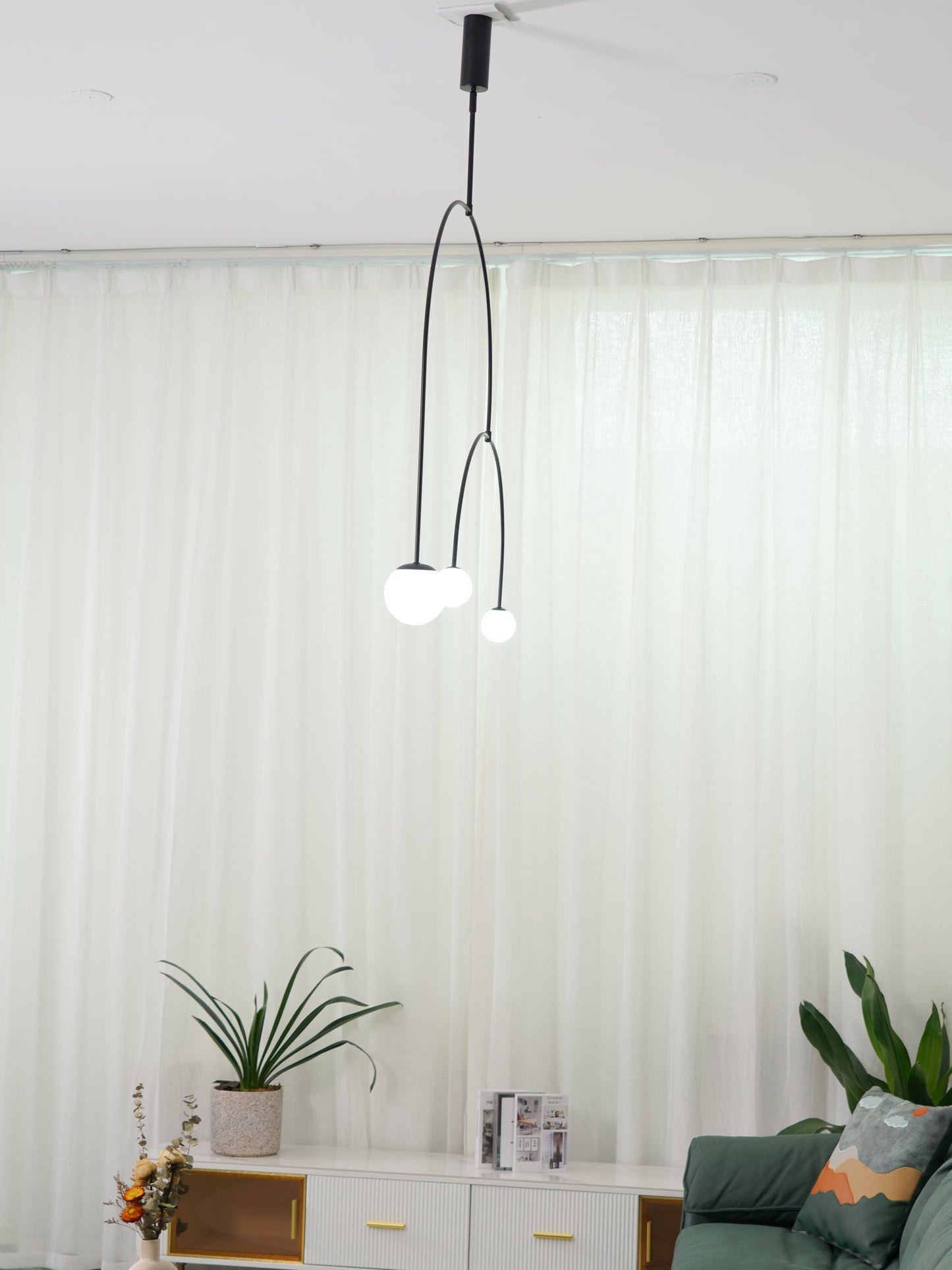 Mobile Chandelier with Adjustable Height and LED Lighting Features