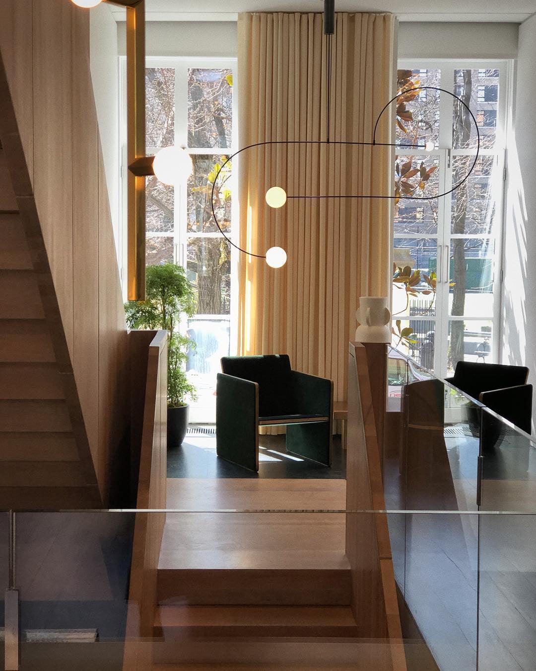 Mobile Chandelier with Adjustable Height and LED Lighting Features