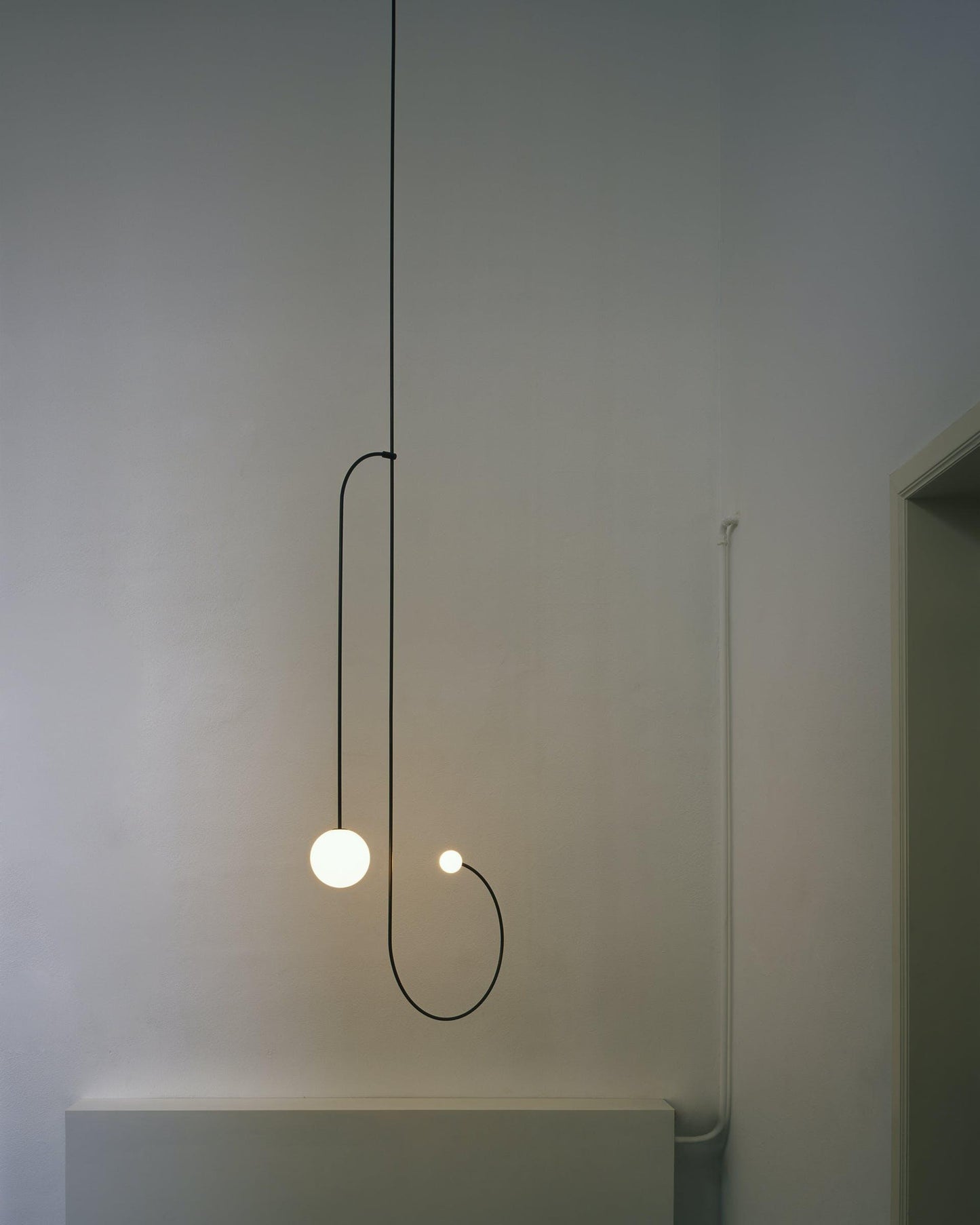Mobile Chandelier with Adjustable Height and LED Lighting Features