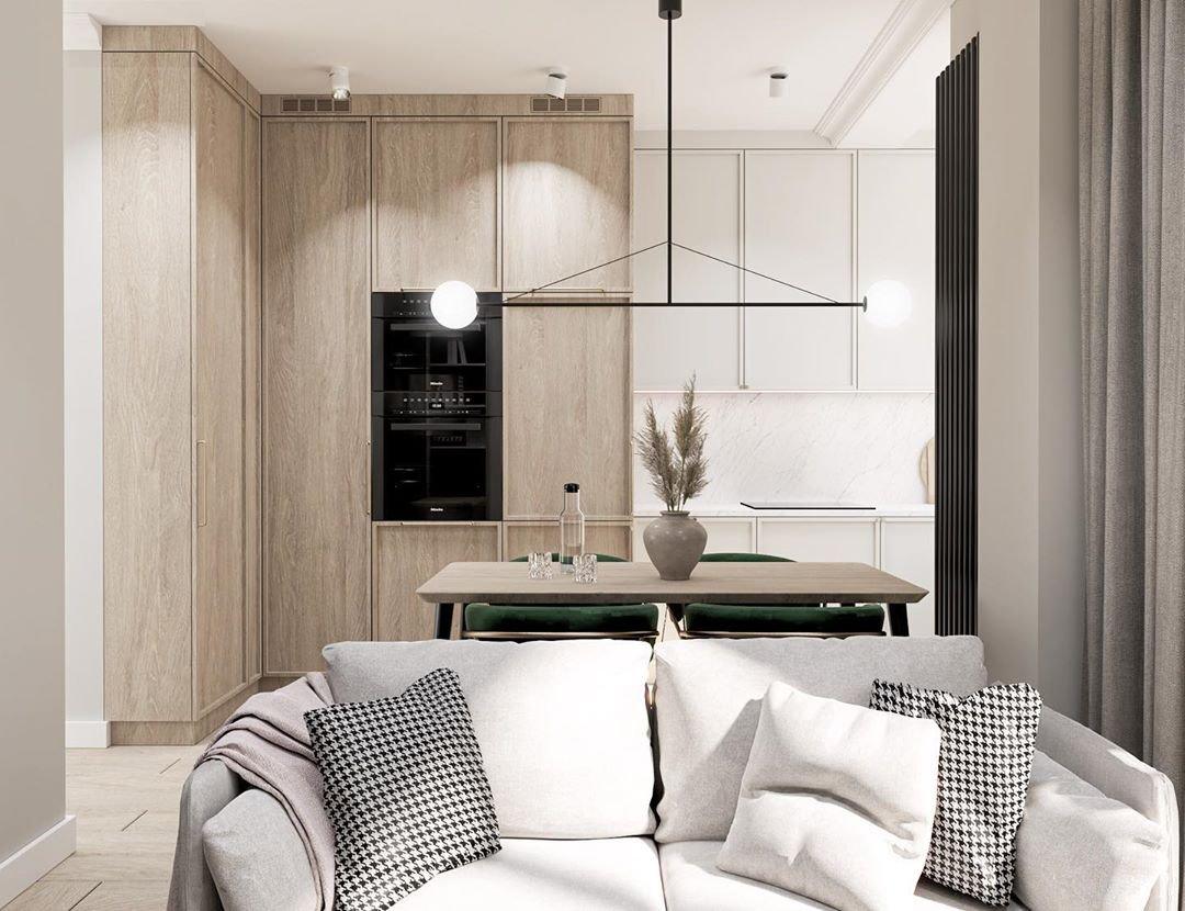 Mobile Chandelier with Adjustable Height and LED Lighting Features