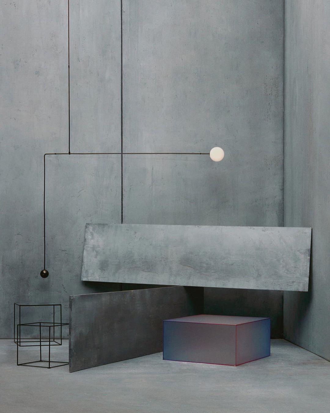 Mobile Chandelier with Adjustable Height and LED Lighting Features