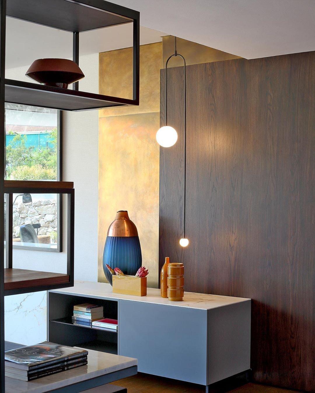 Mobile Chandelier with Adjustable Height and LED Lighting Features