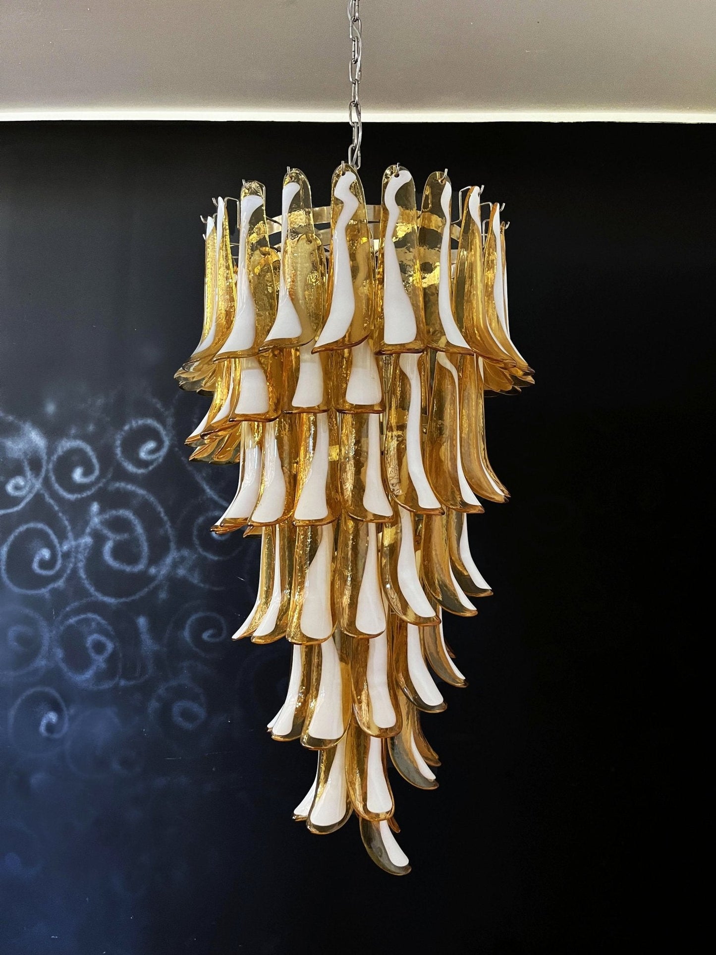Elegant Glass Amber Petals Spiral Chandelier with Adjustable Height