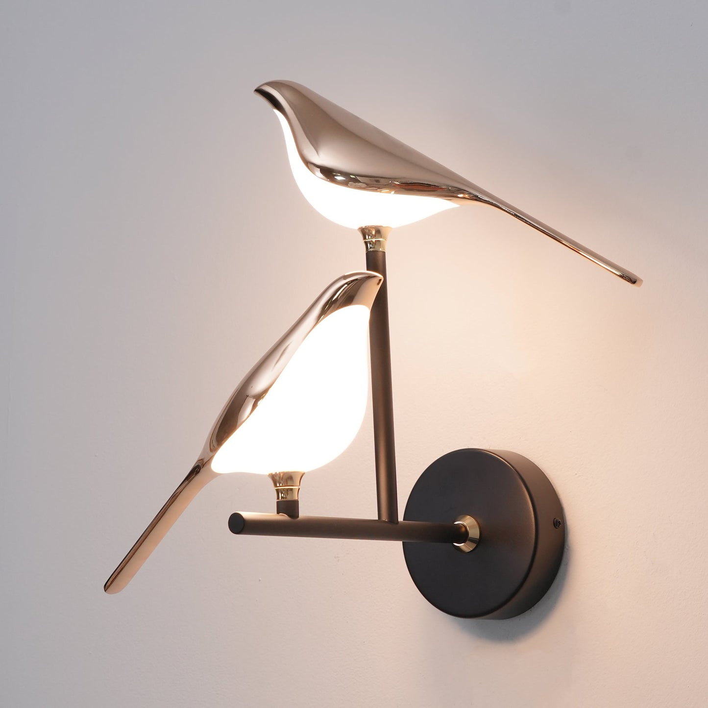 Nomi Plug-in Wall Lamp - Adjustable Brightness & Modern Design