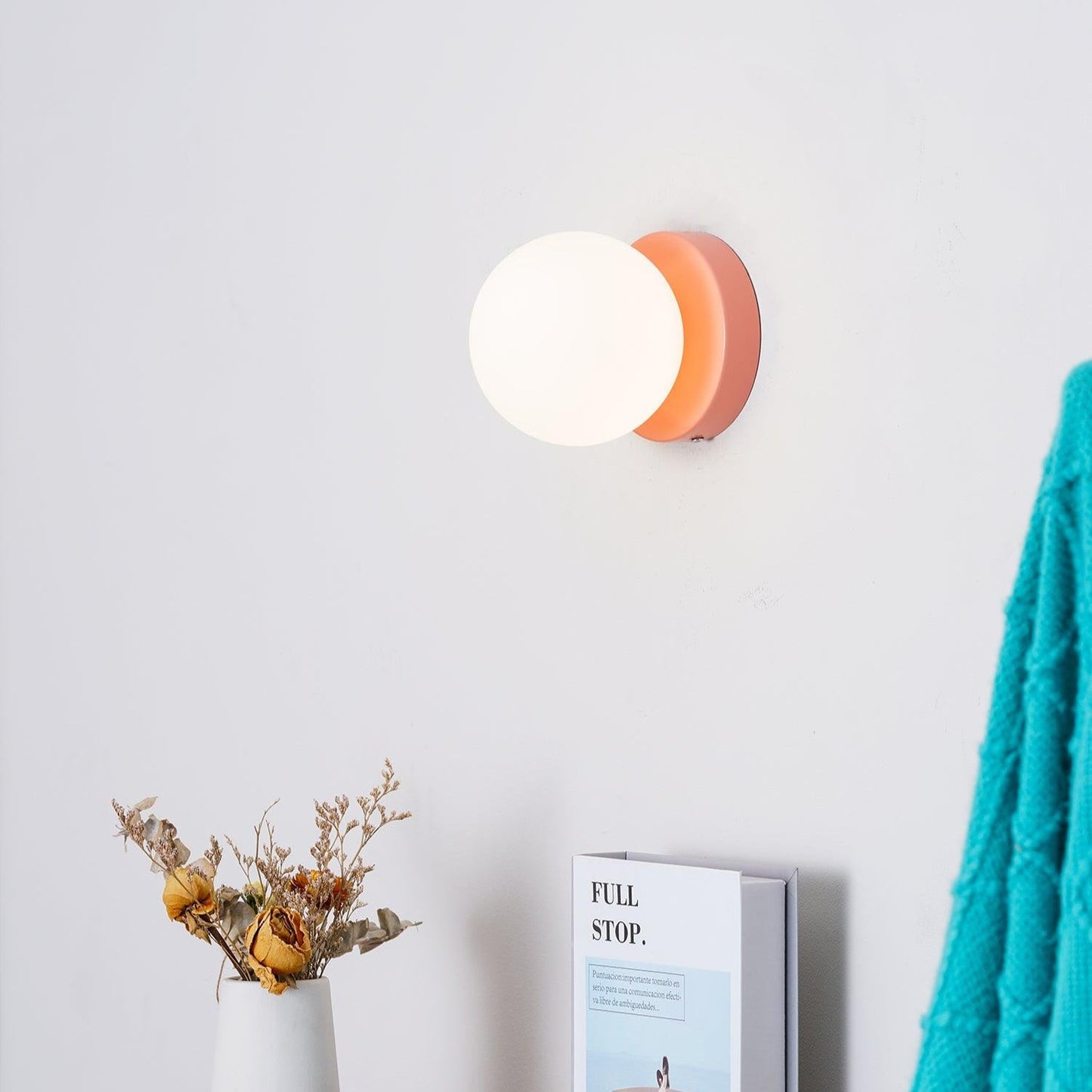 Nuvol Wall Lamp - Adjustable Brightness, Modern Design, Energy Efficie