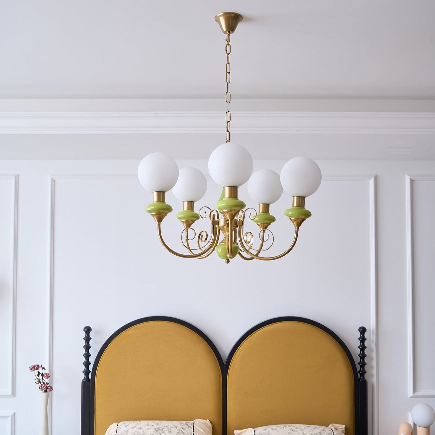Onyx Chandelier - Elegant Lighting Fixture with Adjustable Brightness