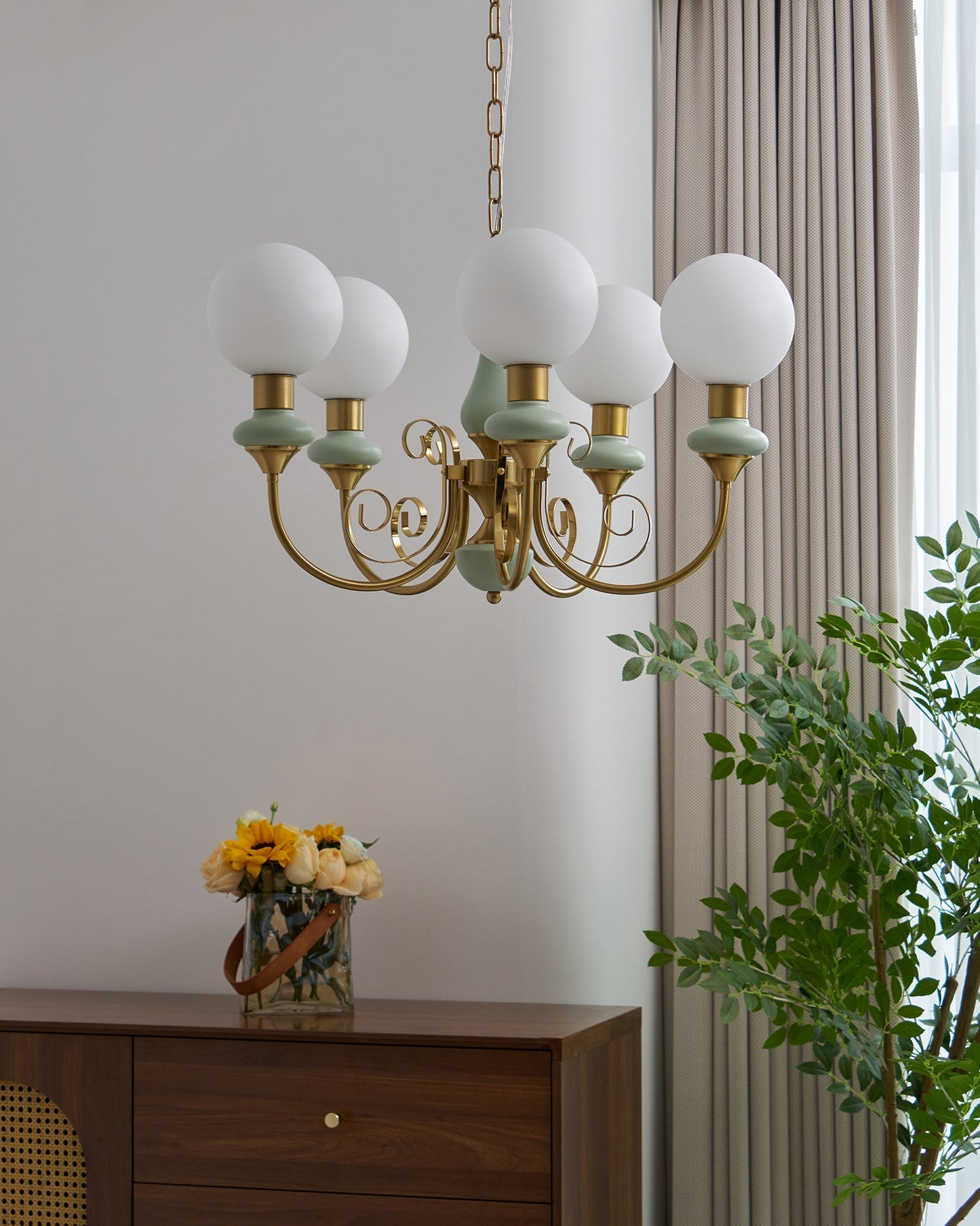 Onyx Chandelier - Elegant Lighting Fixture with Adjustable Brightness