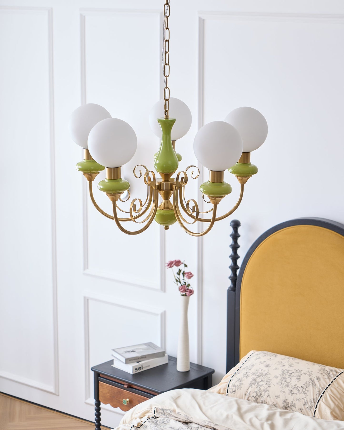 Onyx Chandelier - Elegant Lighting Fixture with Adjustable Brightness
