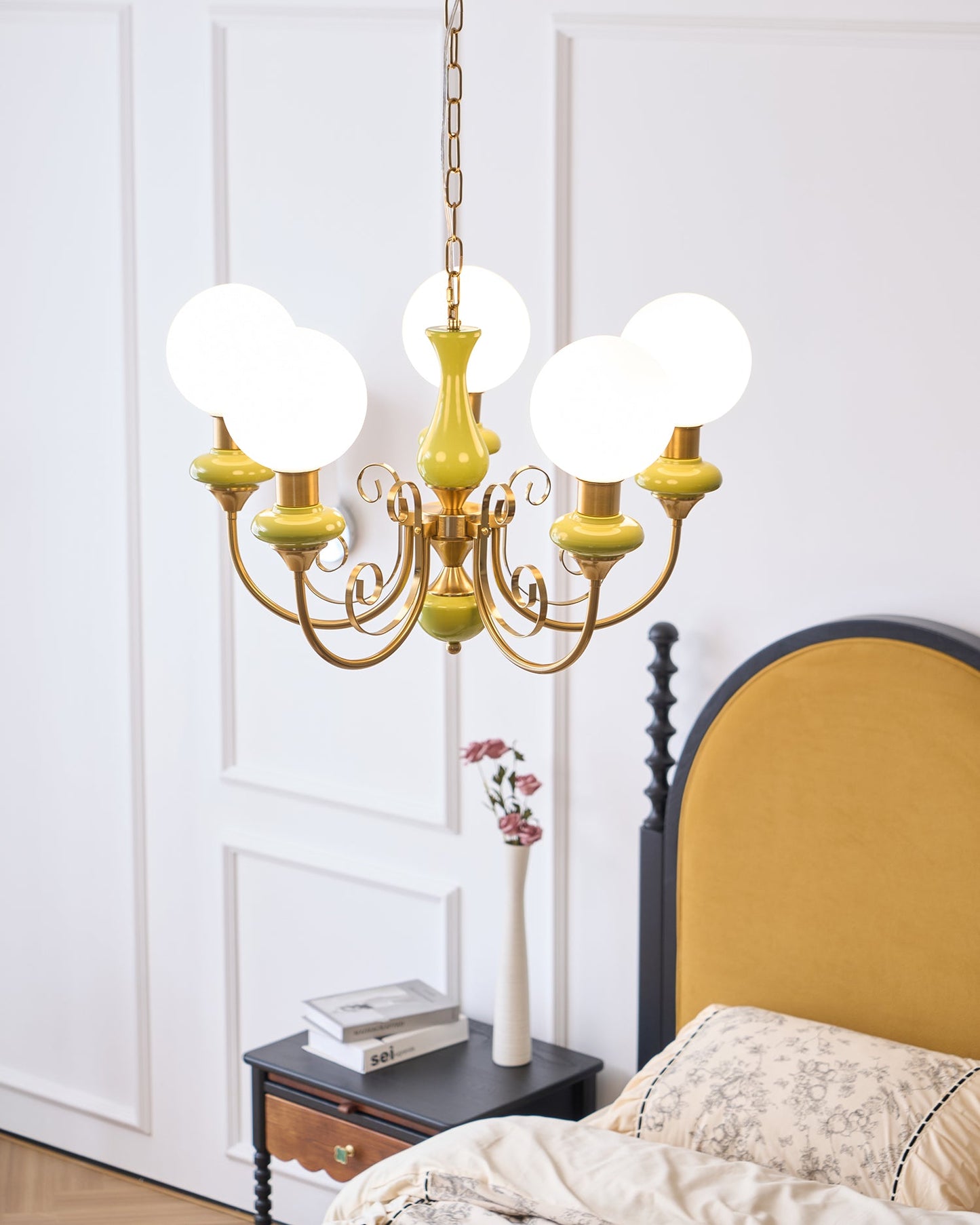 Onyx Chandelier - Elegant Lighting Fixture with Adjustable Brightness