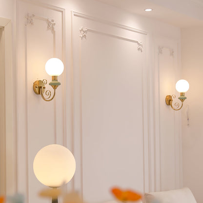 Onyx Wall Lamp - Adjustable Brightness & Energy-Efficient LED Design