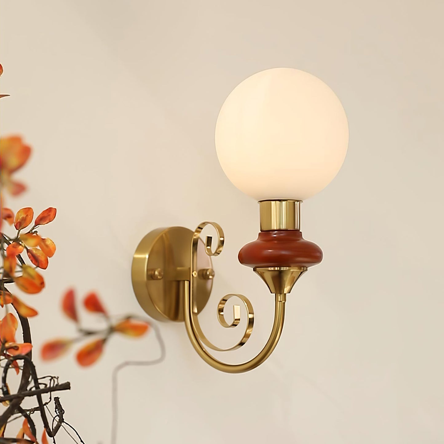 Onyx Wall Lamp - Adjustable Brightness & Energy-Efficient LED Design
