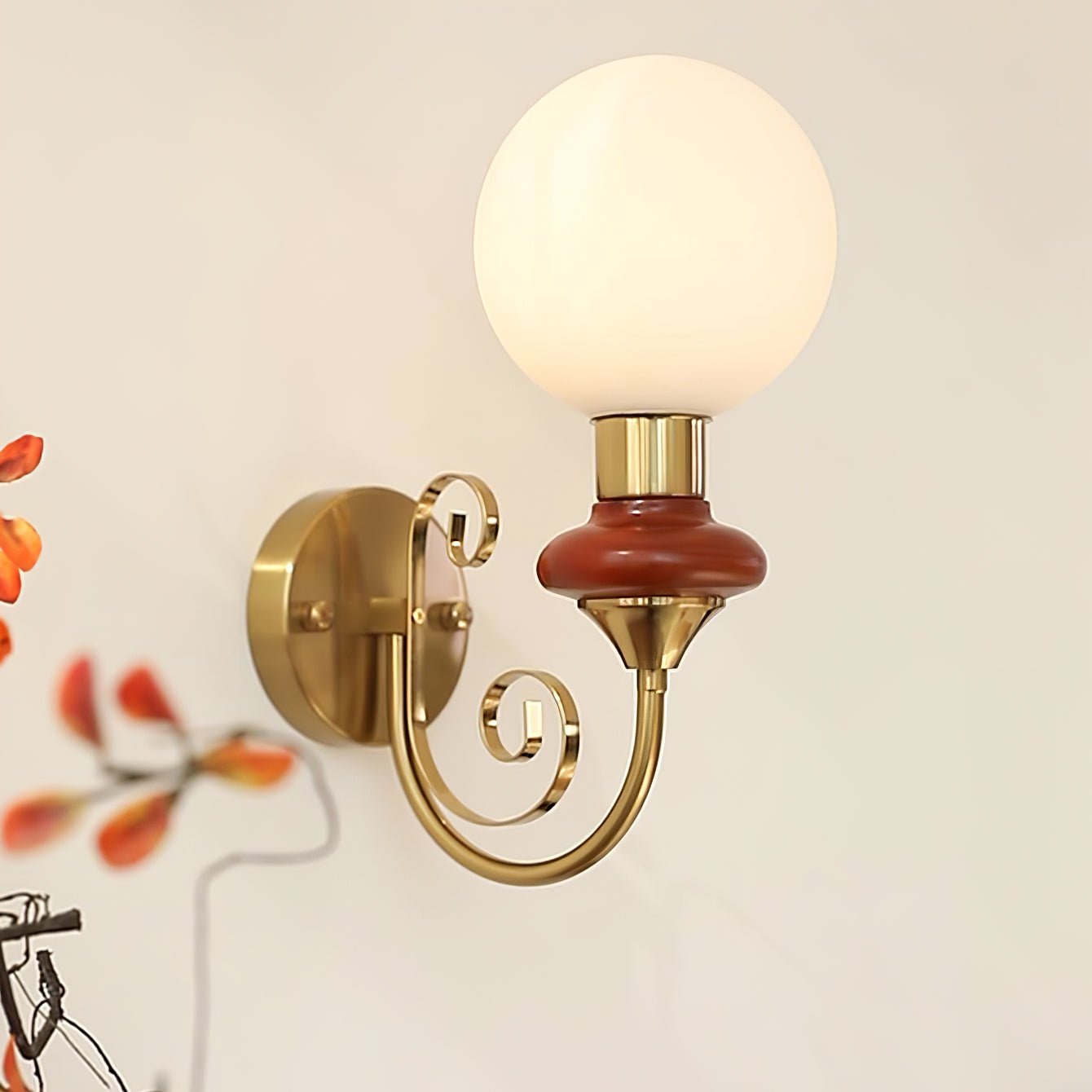 Onyx Wall Lamp - Adjustable Brightness & Energy-Efficient LED Design