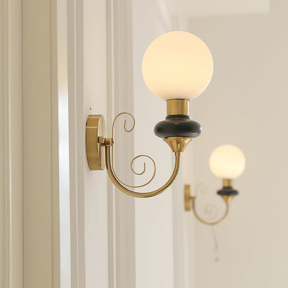 Onyx Wall Lamp - Adjustable Brightness & Energy-Efficient LED Design