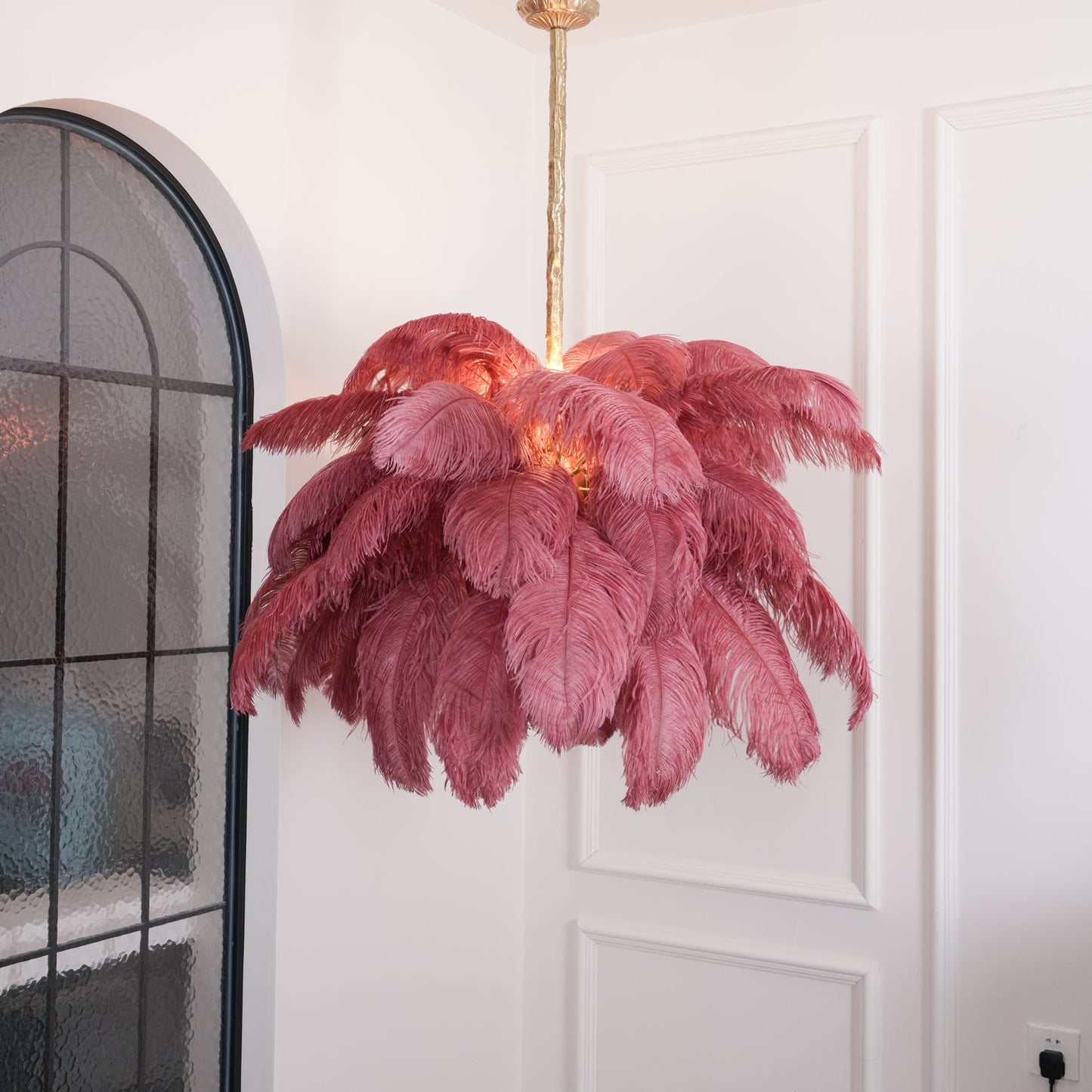 Elegant Ostrich Feather Chandelier - Soft Lighting & Unique Design