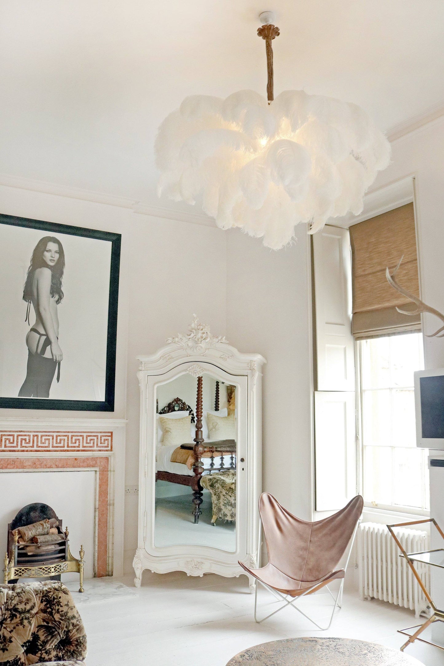 Elegant Ostrich Feather Chandelier - Soft Lighting & Unique Design