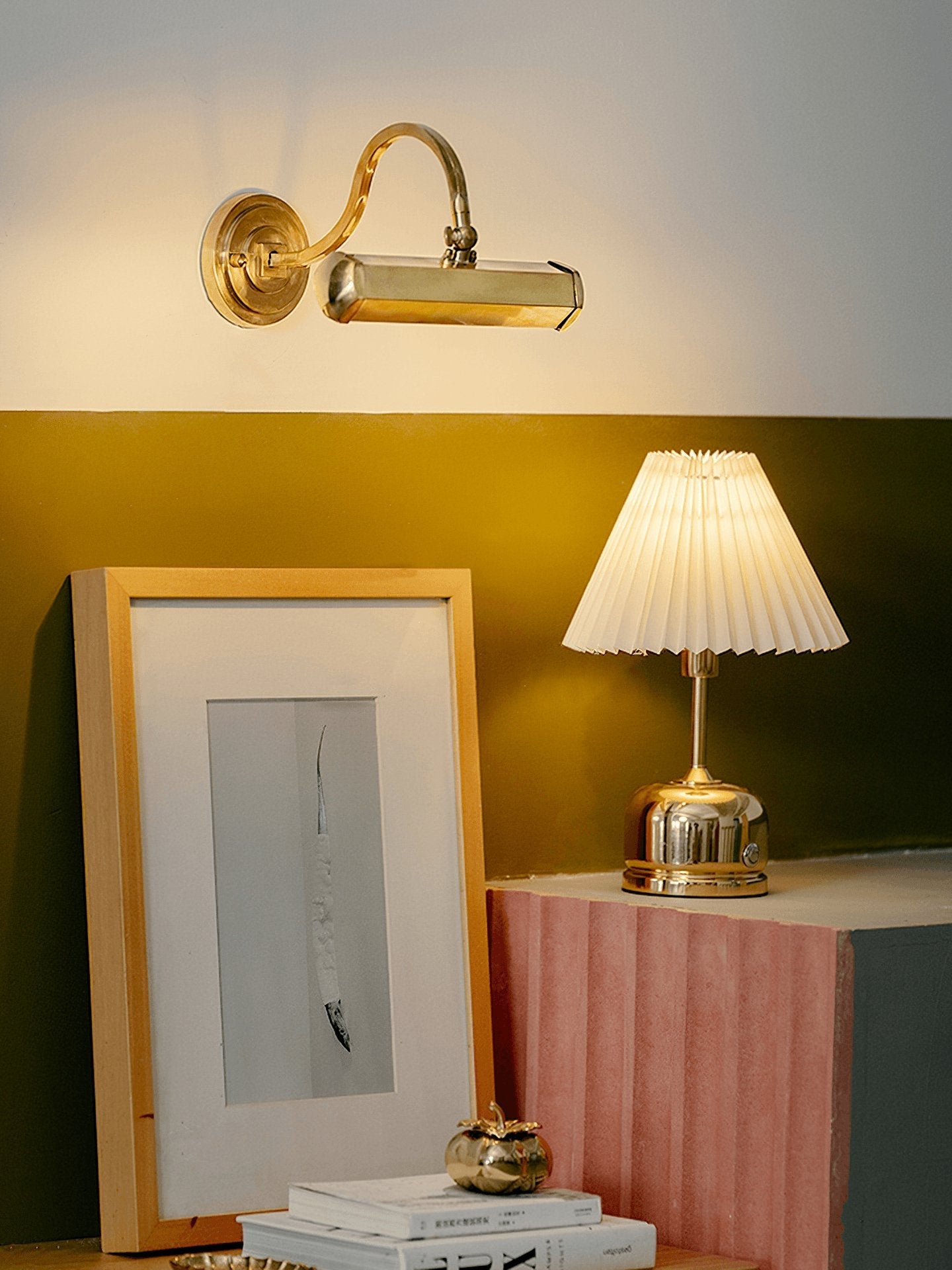 Pacific Wall Lamp - Adjustable LED Light with Dimmable Brightness
