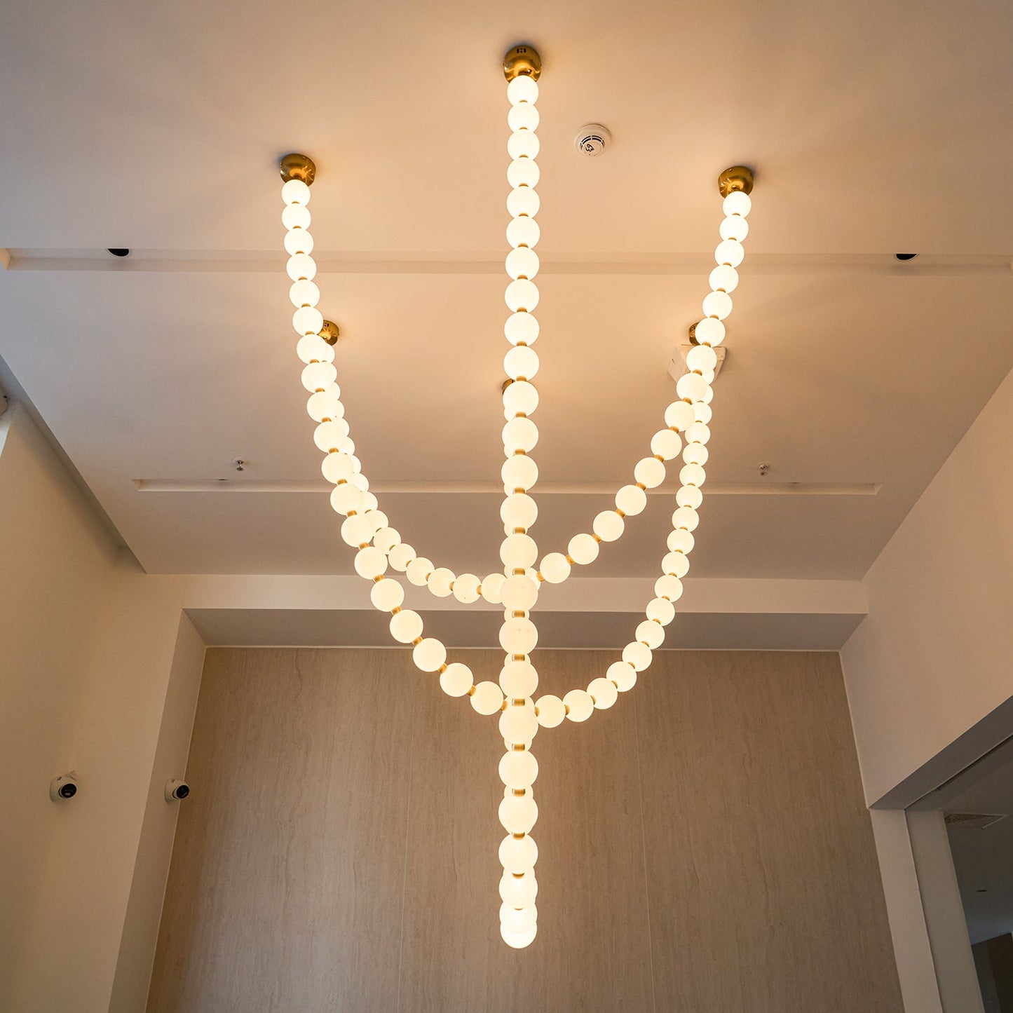 Elegant Pearl Ball Chandelier Necklace - Adjustable Length, Durable De