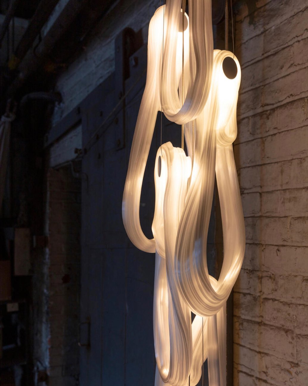 Elegant Pearlescent Filament Chandelier with Adjustable Brightness & E
