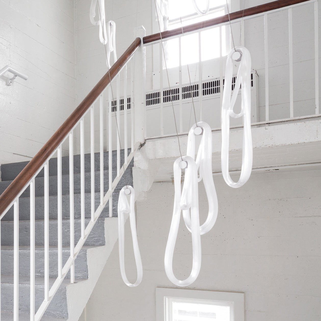 Elegant Pearlescent Filament Chandelier with Adjustable Brightness & E