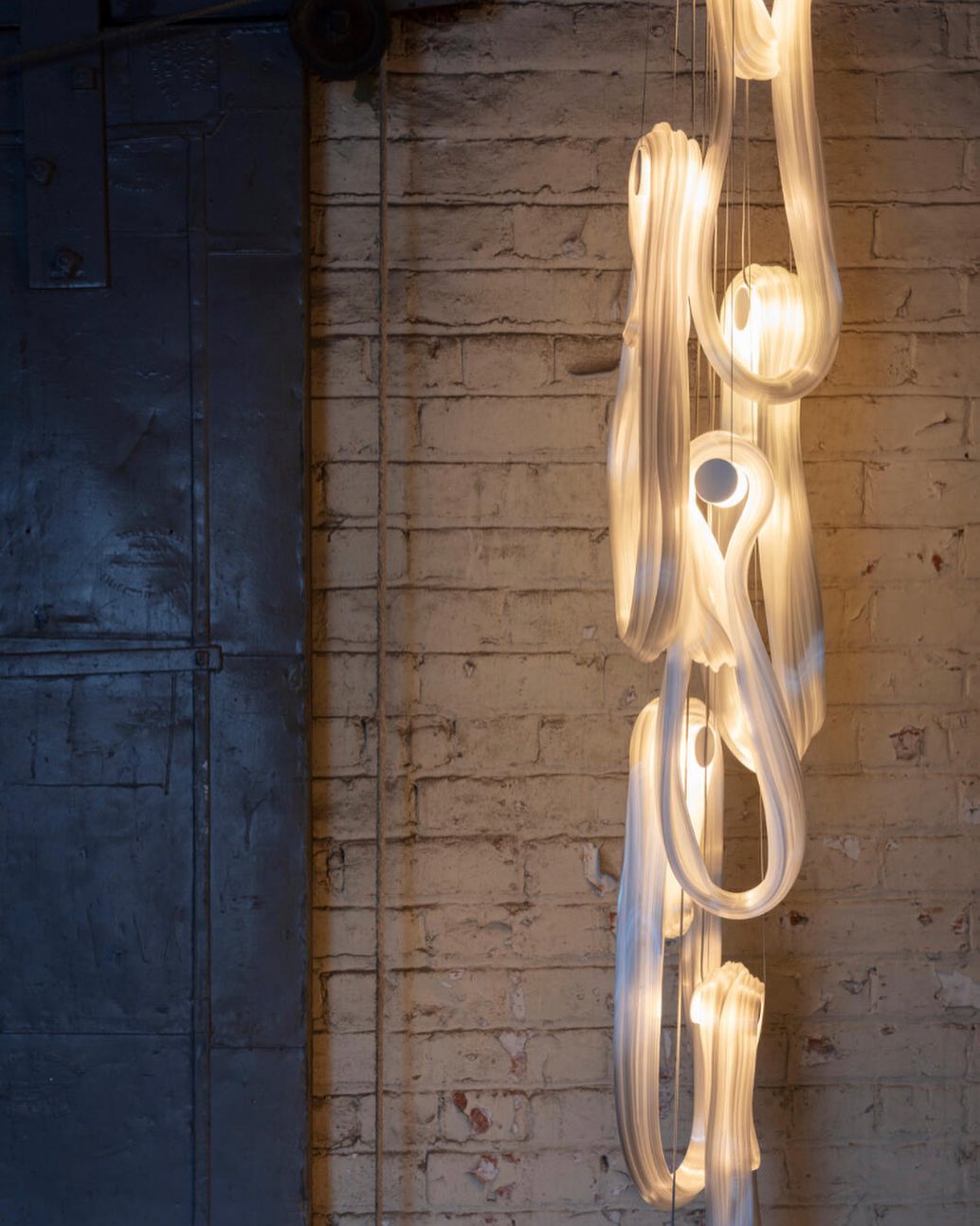 Elegant Pearlescent Filament Chandelier with Adjustable Brightness & E