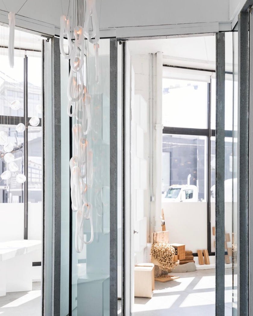 Elegant Pearlescent Filament Chandelier with Adjustable Brightness & E
