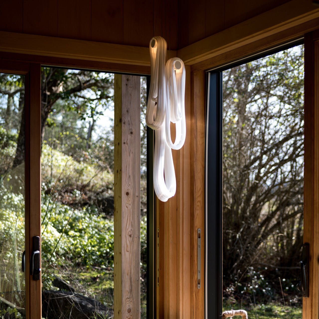 Elegant Pearlescent Filament Chandelier with Adjustable Brightness & E