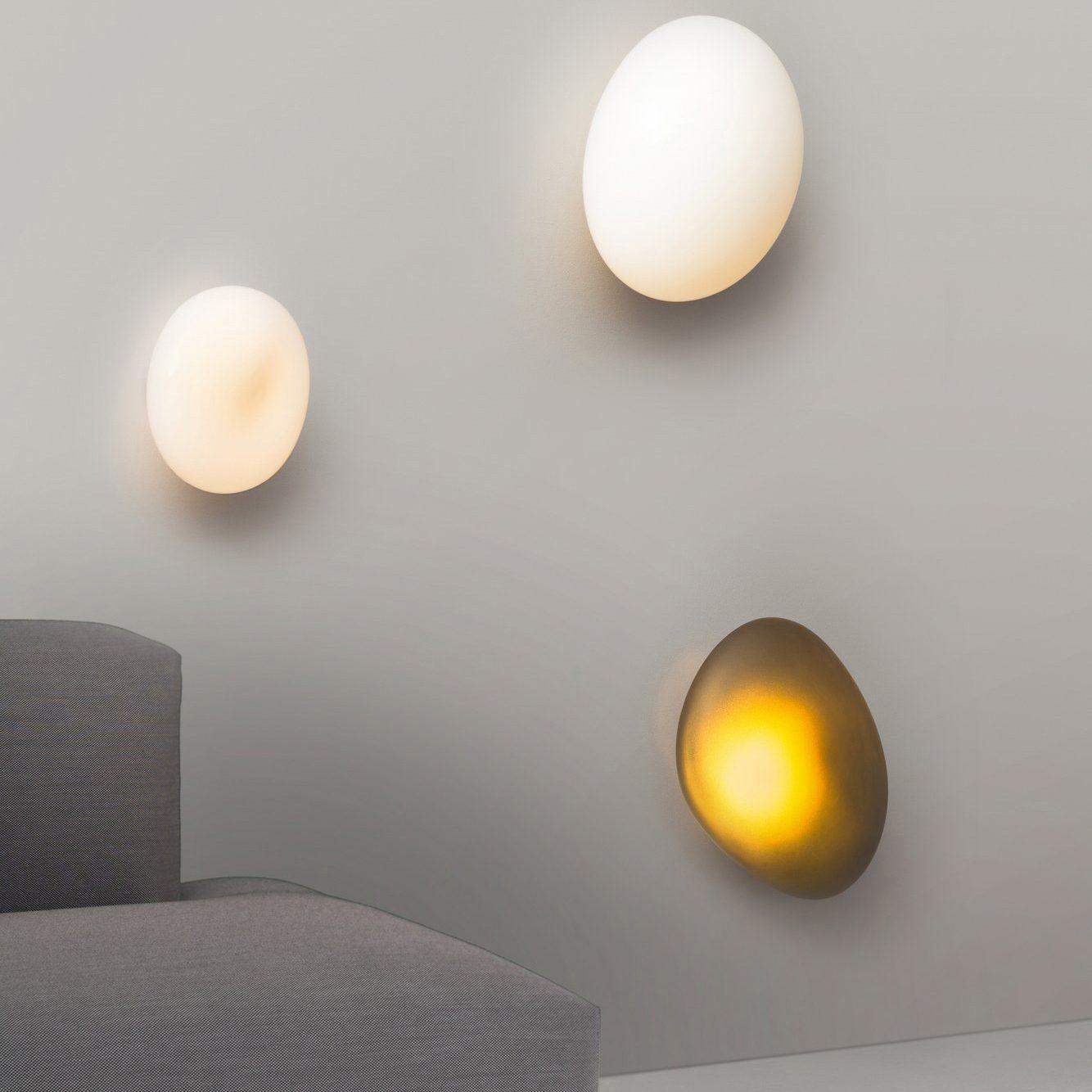 Elegant Bubble Glass Wall Lamp with Adjustable Brightness & Unique Des