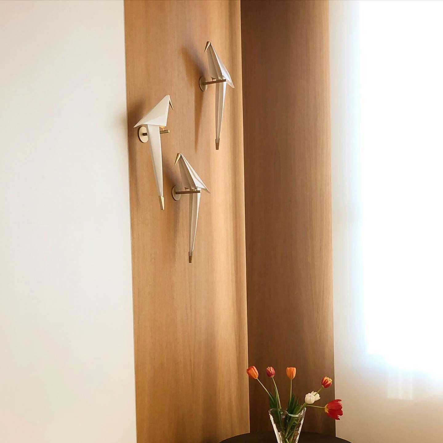 Avian Serenity Wall Lamp - Adjustable Brightness, Elegant Design