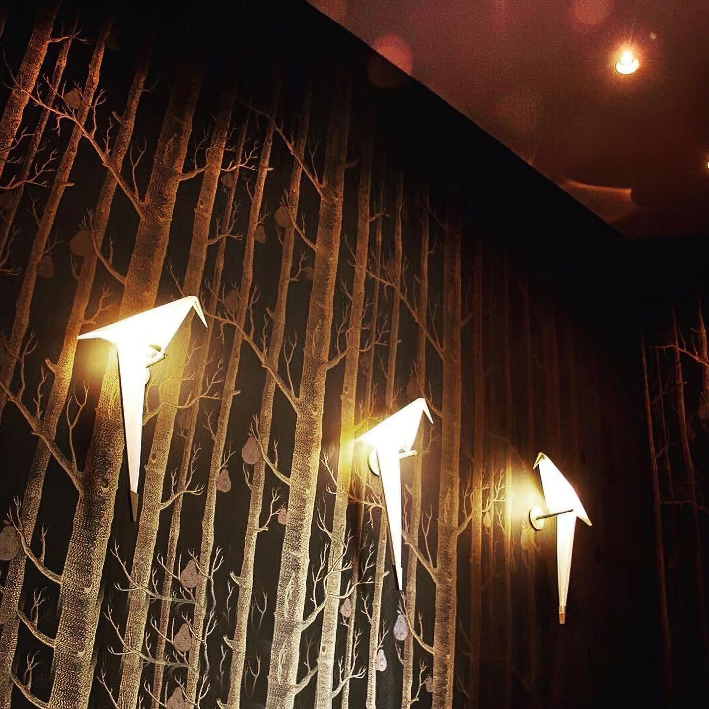 Avian Serenity Wall Lamp - Adjustable Brightness, Elegant Design