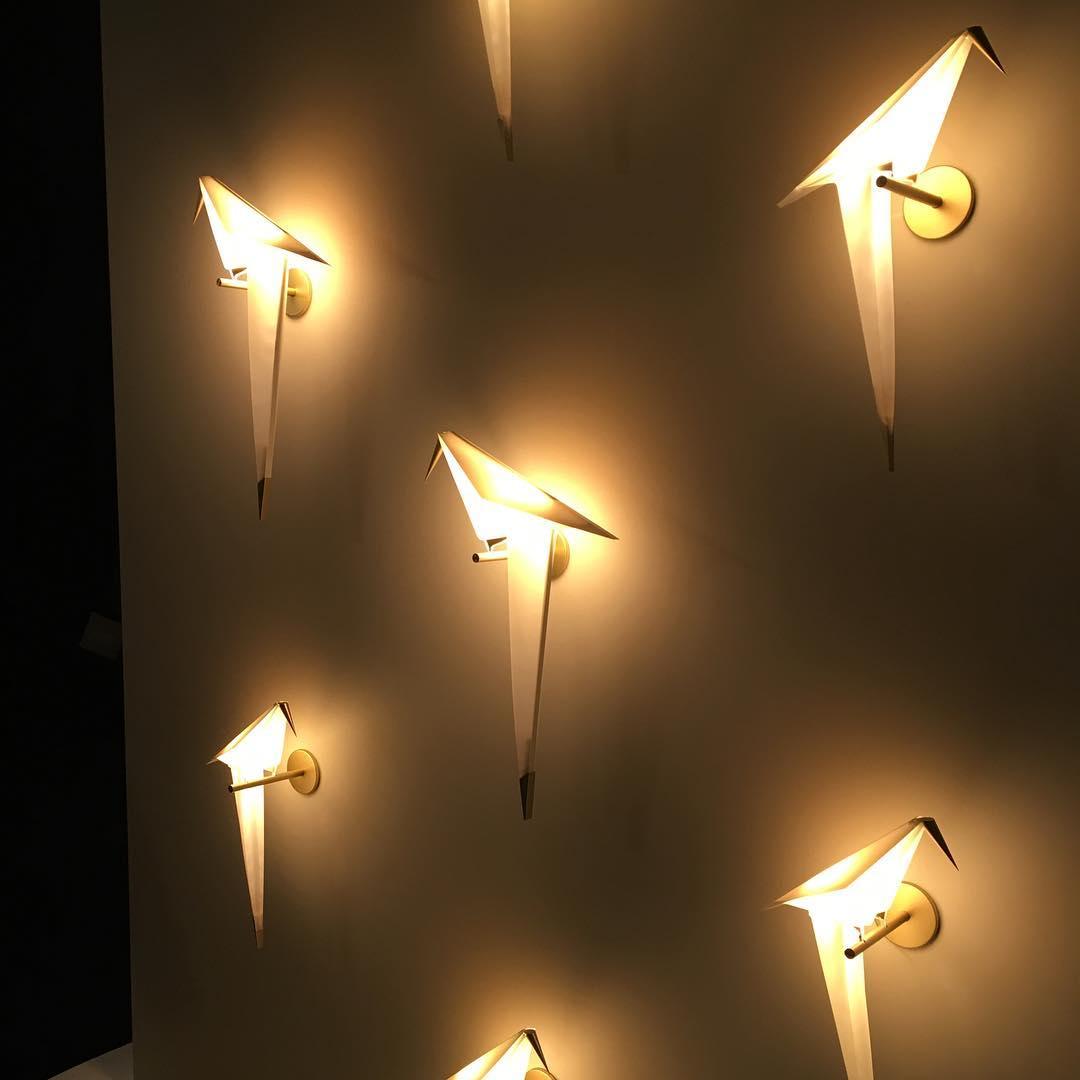 Avian Serenity Wall Lamp - Adjustable Brightness, Elegant Design