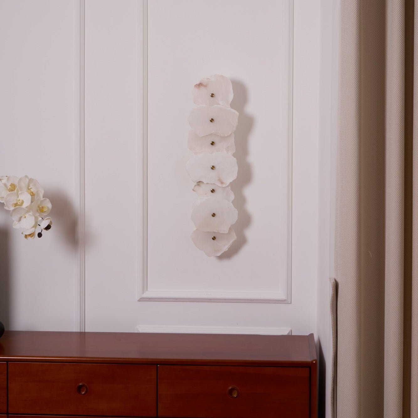 Petra Alabaster Wall Lamp - Elegant Design with Soft Glow & Energy Eff