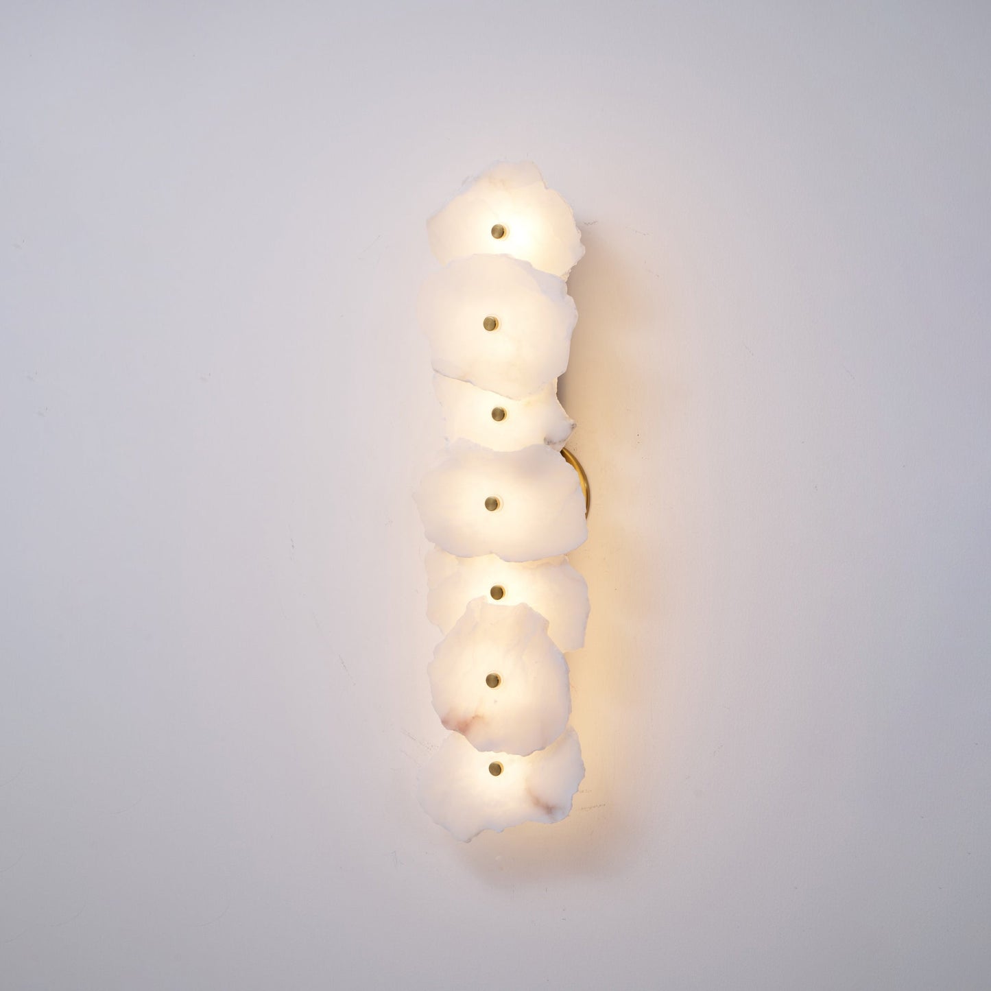 Petra Alabaster Wall Lamp - Elegant Design with Soft Glow & Energy Eff