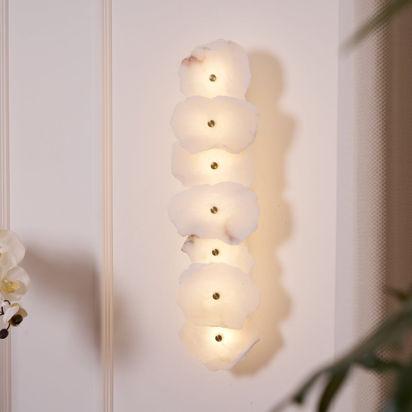 Petra Alabaster Wall Lamp - Elegant Design with Soft Glow & Energy Eff