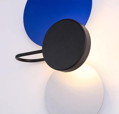 Planet Plug-in Wall Lamp with Adjustable Brightness and Modern Design