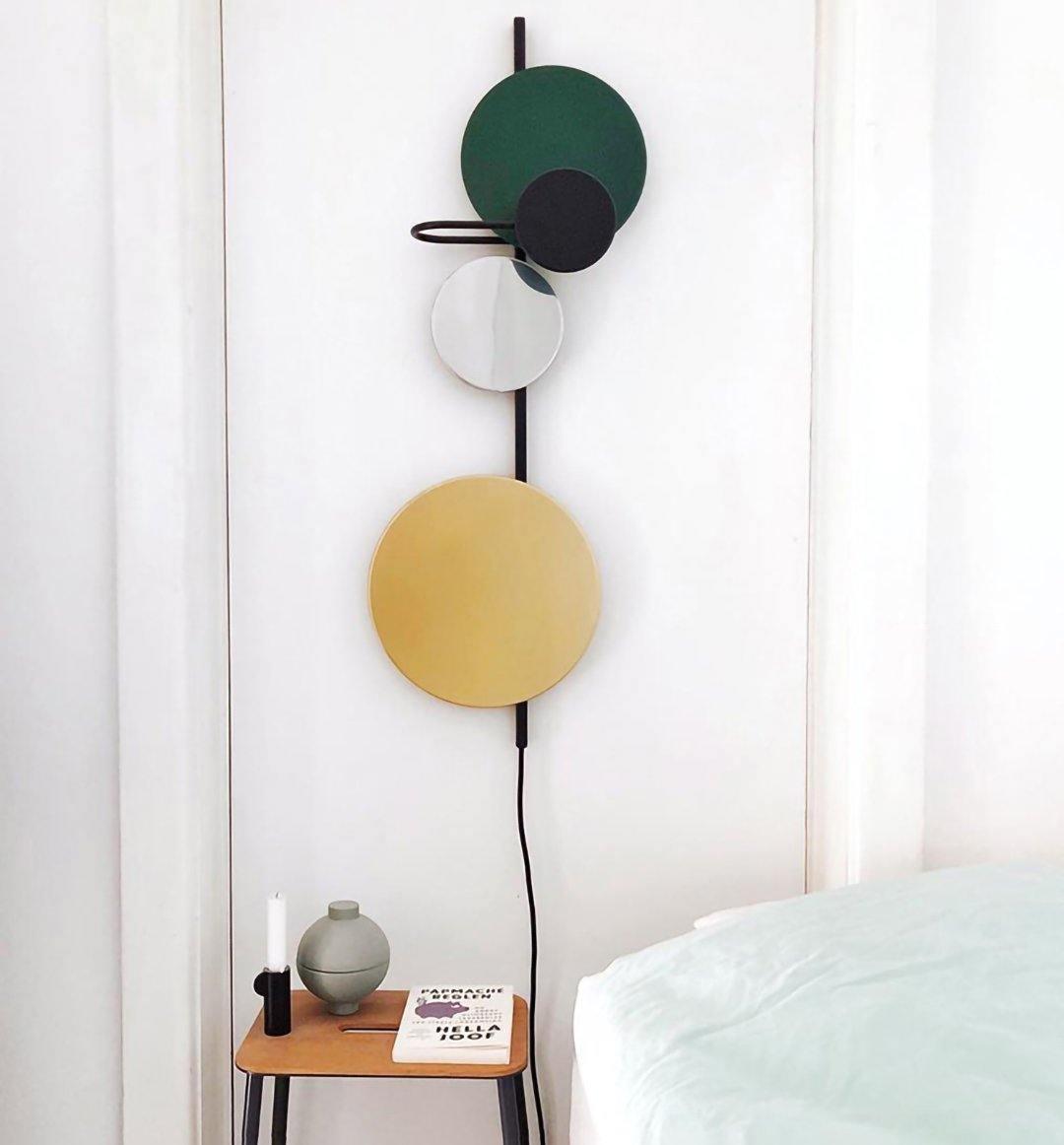 Planet Plug-in Wall Lamp with Adjustable Brightness and Modern Design