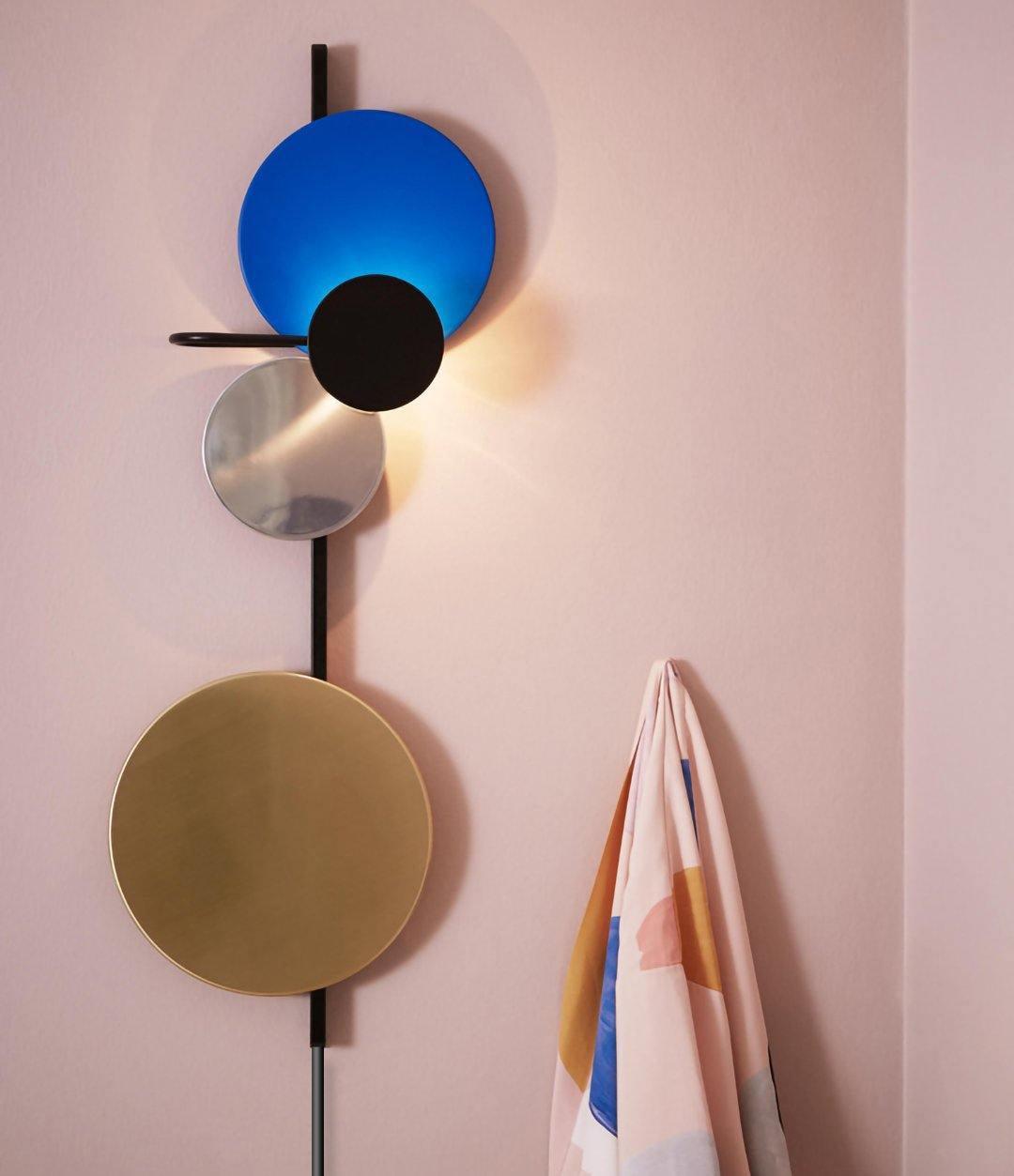 Planet Plug-in Wall Lamp with Adjustable Brightness and Modern Design
