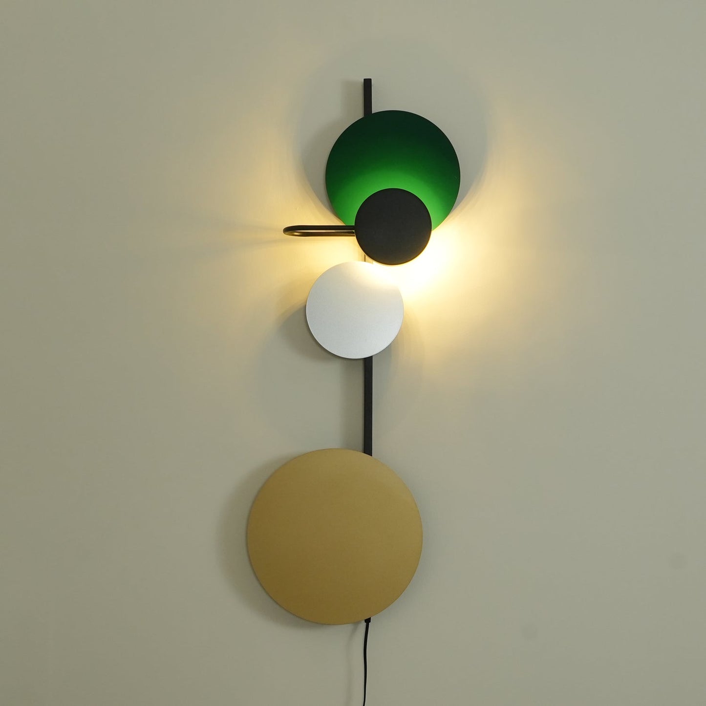 Planet Plug-in Wall Lamp with Adjustable Brightness and Modern Design