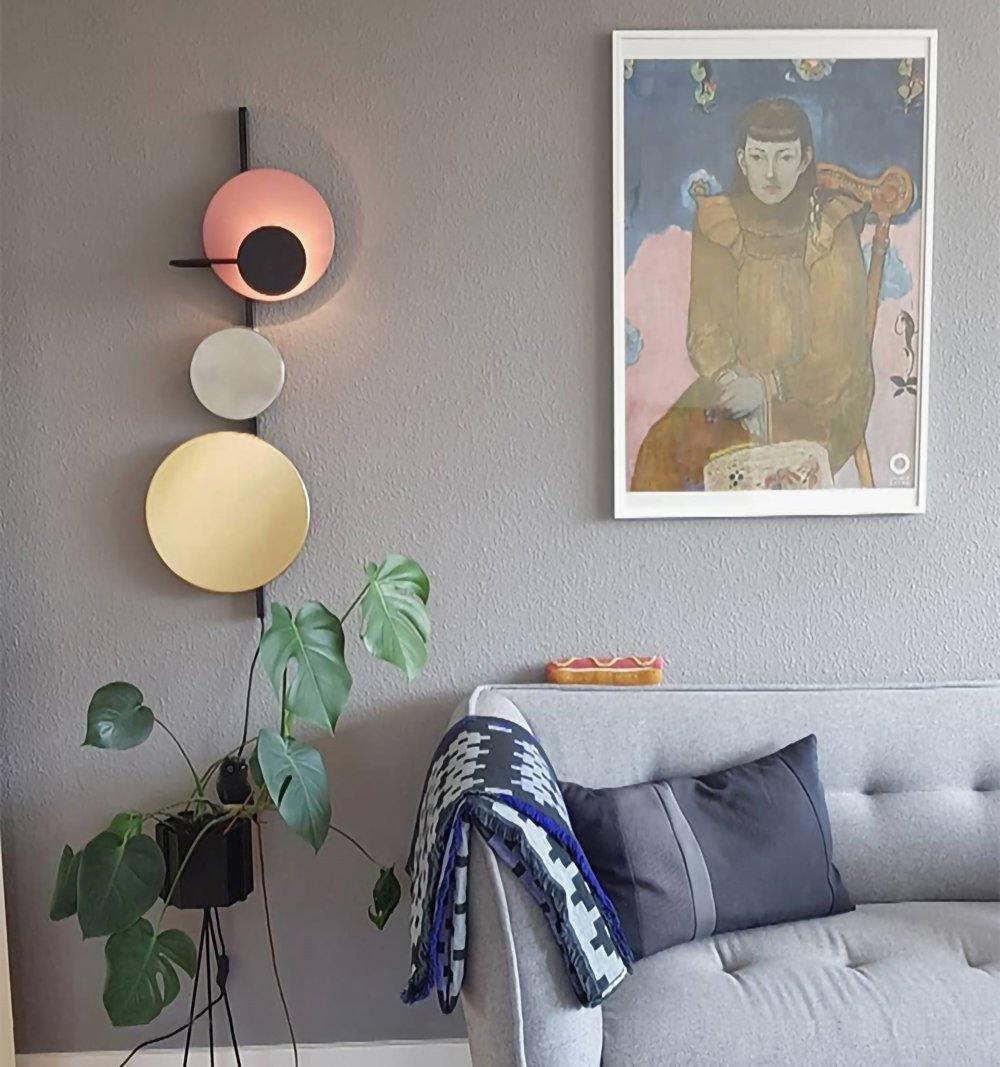 Planet Plug-in Wall Lamp with Adjustable Brightness and Modern Design