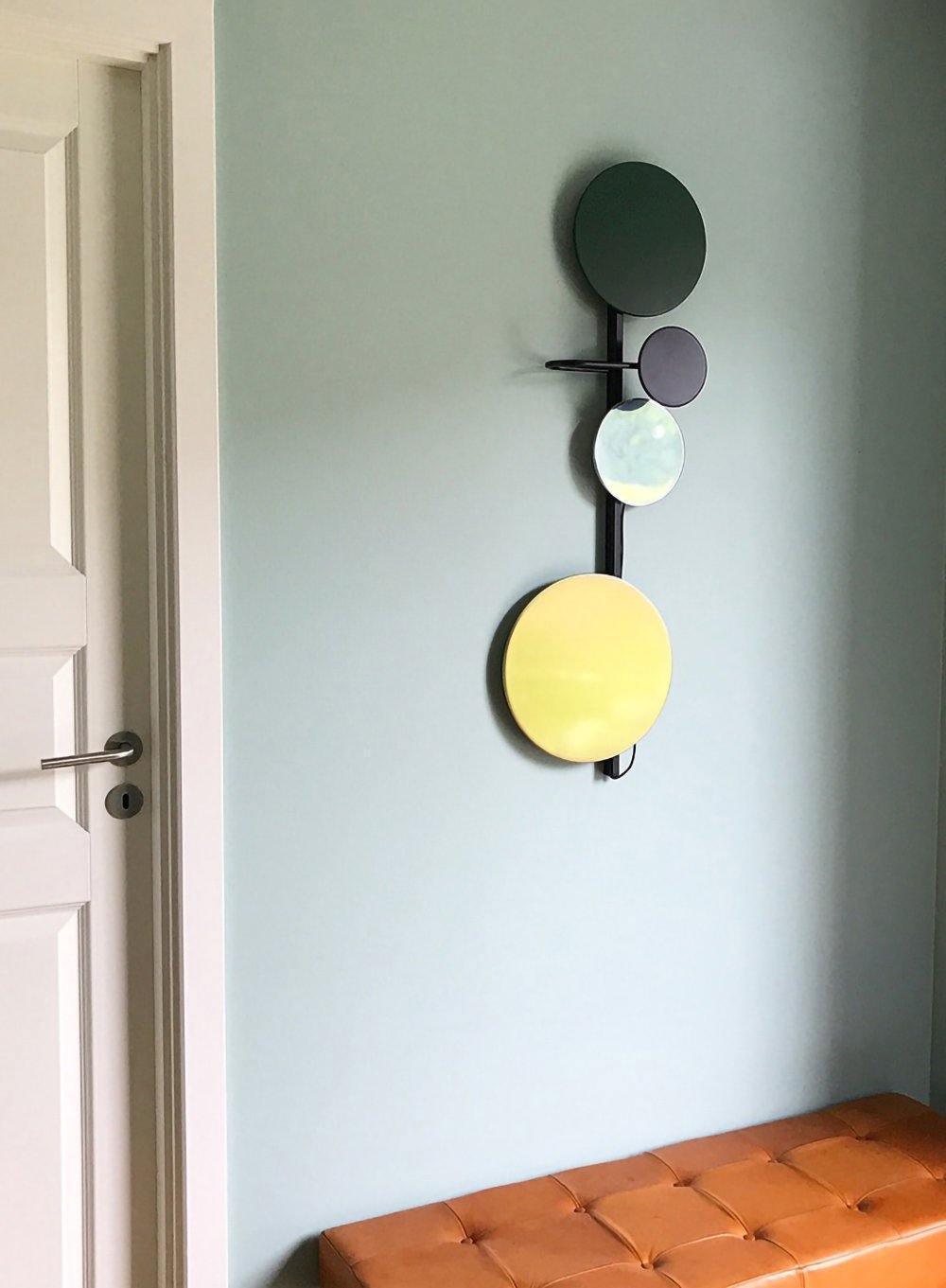 Planet Plug-in Wall Lamp with Adjustable Brightness and Modern Design