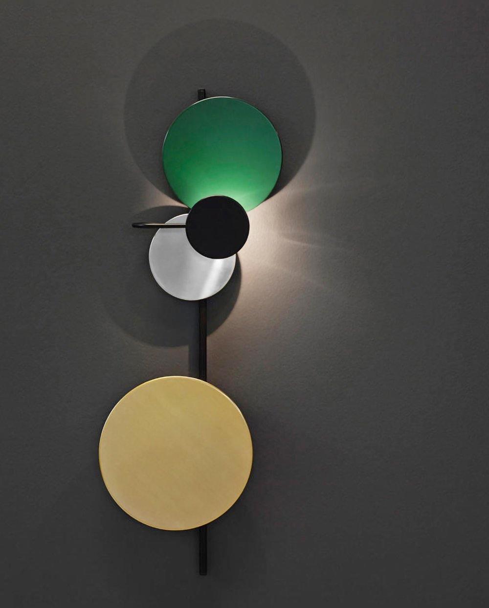 Planet Plug-in Wall Lamp with Adjustable Brightness and Modern Design