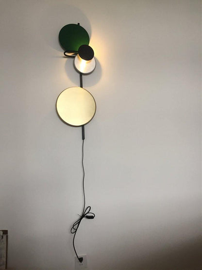 Planet Plug-in Wall Lamp with Adjustable Brightness and Modern Design
