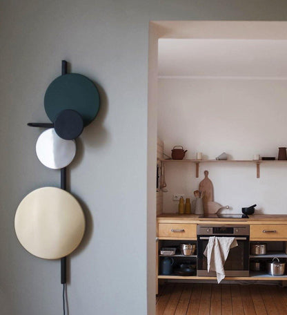 Planet Plug-in Wall Lamp with Adjustable Brightness and Modern Design