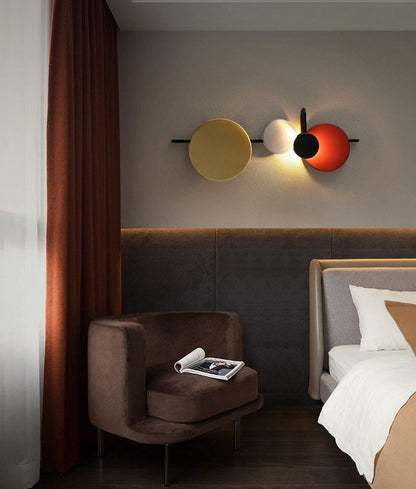 Planet Plug-in Wall Lamp with Adjustable Brightness and Modern Design